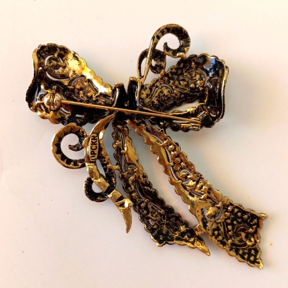 Off Park Collection Crystal Bow Brooch. - Picture 2 of 6